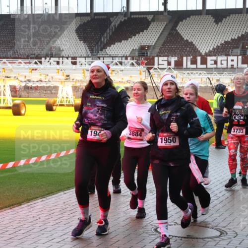 07.12.2025 - St. Pauli X-Mass-Run No. 15 Luisa Fischer http://msf.ph/oto/9387249 07.12.2025 11:44:25 Ziel 194, 3884, 1950, 3733, 2434, 71, 364, 365, 999, 1713, 1949, 1950, 2084, 2116, 2434, 2436, 2441, 2586, 2600, 2971, 3086, 3403, 3404, 3447, 3453, 3465, 3466, 3467, 3733, 3735, 3769, 3829, 3830, 3831, 3845, 3882, 3884, 3919, 3927, 3928, 3929, 4003, 4603 meine-sportfotos.de