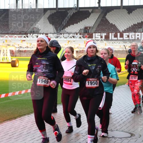 07.12.2025 - St. Pauli X-Mass-Run No. 15 Luisa Fischer http://msf.ph/oto/9387250 07.12.2025 11:44:26 Ziel 15, 1949, 3884, 5, 1950, 3733, 2434, 71, 364, 365, 999, 1713, 1949, 1950, 2084, 2116, 2434, 2436, 2441, 2586, 2600, 2971, 3086, 3403, 3404, 3447, 3453, 3465, 3466, 3467, 3733, 3735, 3769, 3829, 3830, 3831, 3845, 3882, 3884, 3919, 3927, 3928, 3929, 4003, 4603 meine-sportfotos.de