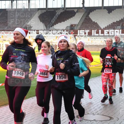 07.12.2025 - St. Pauli X-Mass-Run No. 15 Luisa Fischer http://msf.ph/oto/9387251 07.12.2025 11:44:26 Ziel 1949, 3884, 15, 1950, 3733, 36004, 2434, 71, 364, 365, 999, 1713, 1949, 1950, 2084, 2116, 2434, 2436, 2441, 2586, 2600, 2971, 3086, 3403, 3404, 3447, 3453, 3465, 3466, 3467, 3733, 3735, 3769, 3829, 3830, 3831, 3845, 3882, 3884, 3919, 3927, 3928, 3929, 4003, 4603 meine-sportfotos.de