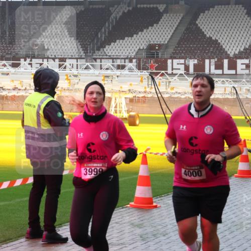 07.12.2025 - St. Pauli X-Mass-Run No. 15 Luisa Fischer http://msf.ph/oto/9387261 07.12.2025 10:22:30 Ziel 1, 3999, 4000, 488, 1371, 1488, 2184, 2817, 2818, 2819, 2944, 2945, 3431, 3736, 3999, 4000, 4321, 4322, 4323, 4415, 4771, 4774, 4781 meine-sportfotos.de