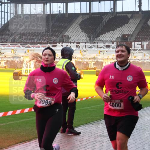 07.12.2025 - St. Pauli X-Mass-Run No. 15 Luisa Fischer http://msf.ph/oto/9387265 07.12.2025 10:22:31 Ziel 3999, 4000, 1371, 1488, 2184, 2817, 2818, 2819, 2944, 2945, 3431, 3736, 3999, 4000, 4321, 4322, 4323, 4415, 4771, 4774, 4781 meine-sportfotos.de