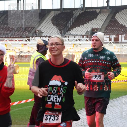 07.12.2025 - St. Pauli X-Mass-Run No. 15 Luisa Fischer http://msf.ph/oto/9387266 07.12.2025 11:44:28 Ziel 45, 3733, 5, 372, 5, 999, 71, 364, 365, 999, 1949, 1950, 2084, 2116, 2434, 2436, 2441, 2586, 2600, 2971, 3086, 3403, 3404, 3447, 3453, 3465, 3466, 3467, 3733, 3735, 3769, 3829, 3830, 3831, 3845, 3882, 3884, 3919, 3927, 3928, 3929, 4003, 4603 meine-sportfotos.de