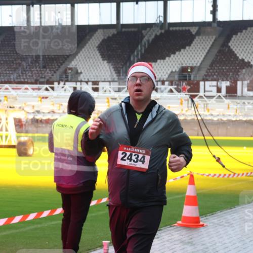 07.12.2025 - St. Pauli X-Mass-Run No. 15 Luisa Fischer http://msf.ph/oto/9387273 07.12.2025 11:44:32 Ziel 15, 2434, 71, 365, 999, 1949, 1950, 2084, 2116, 2434, 2436, 2441, 2586, 2600, 2971, 3086, 3403, 3404, 3447, 3453, 3465, 3466, 3467, 3733, 3735, 3769, 3829, 3830, 3831, 3845, 3882, 3884, 3919, 3927, 3928, 3929, 4003, 4603 meine-sportfotos.de