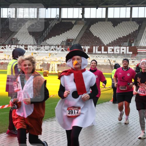 07.12.2025 - St. Pauli X-Mass-Run No. 15 Luisa Fischer http://msf.ph/oto/9387281 07.12.2025 11:44:40 Ziel 979, 15, 3917, 4000, 2436, 1933, 3831, 365, 999, 1933, 1949, 1950, 2084, 2116, 2181, 2424, 2434, 2436, 2441, 2586, 2600, 3043, 3086, 3168, 3403, 3404, 3453, 3465, 3466, 3467, 3733, 3735, 3769, 3829, 3830, 3831, 3845, 3882, 3884, 3919, 3927, 3928, 3929, 3930, 4003 meine-sportfotos.de