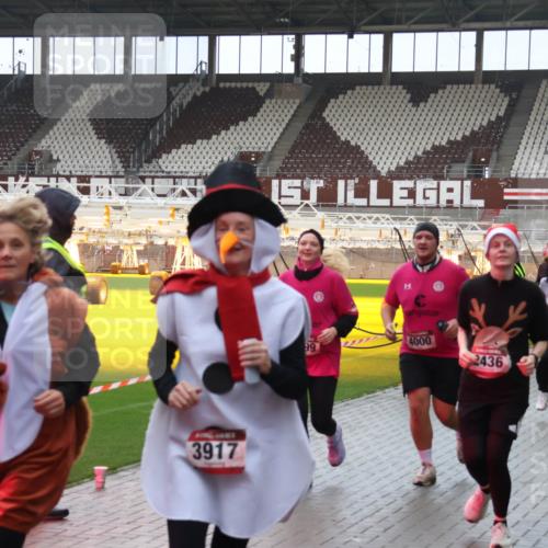 07.12.2025 - St. Pauli X-Mass-Run No. 15 Luisa Fischer http://msf.ph/oto/9387282 07.12.2025 11:44:40 Ziel 8919, 3917, 99, 4000, 2436, 193, 3831, 3845, 365, 999, 1933, 1949, 1950, 2084, 2116, 2181, 2424, 2434, 2436, 2441, 2586, 2600, 3043, 3086, 3168, 3403, 3404, 3453, 3465, 3466, 3467, 3733, 3735, 3769, 3829, 3830, 3831, 3845, 3882, 3884, 3919, 3927, 3928, 3929, 3930, 4003 meine-sportfotos.de