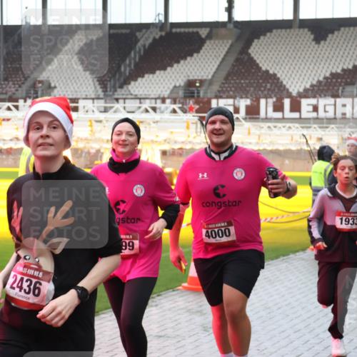 07.12.2025 - St. Pauli X-Mass-Run No. 15 Luisa Fischer http://msf.ph/oto/9387297 07.12.2025 11:44:42 Ziel 15, 2436, 99, 5, 4000, 1933, 365, 999, 1933, 1949, 1950, 1965, 2116, 2181, 2424, 2434, 2436, 2441, 2586, 2600, 3043, 3086, 3168, 3403, 3404, 3453, 3465, 3466, 3467, 3733, 3735, 3769, 3829, 3830, 3831, 3845, 3882, 3884, 3919, 3927, 3928, 3929, 3930, 4003 meine-sportfotos.de