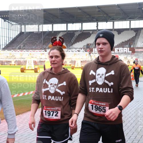 07.12.2025 - St. Pauli X-Mass-Run No. 15 Luisa Fischer http://msf.ph/oto/9387333 07.12.2025 11:45:11 Ziel 15, 929, 15, 1972, 15, 1965, 3168, 228, 291, 365, 1281, 1933, 1938, 1965, 1968, 1972, 2122, 2156, 2181, 2246, 2263, 2424, 2644, 3043, 3086, 3168, 3492, 3529, 3530, 3552, 3553, 3605, 3624, 3630, 3920, 3921, 3930, 4003, 4103 meine-sportfotos.de