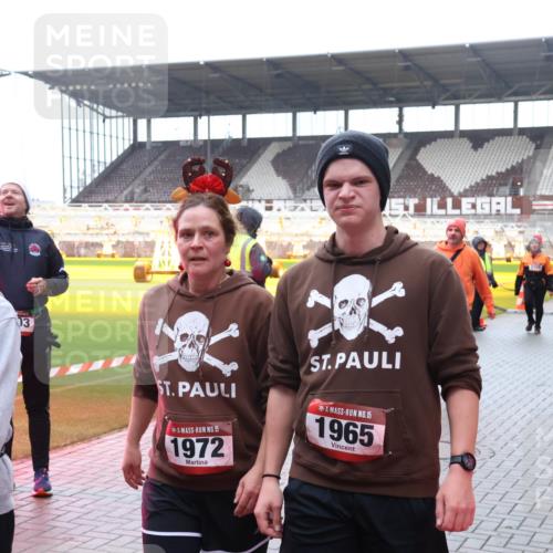 07.12.2025 - St. Pauli X-Mass-Run No. 15 Luisa Fischer http://msf.ph/oto/9387335 07.12.2025 11:45:11 Ziel 15, 392, 13, 15, 1972, 15, 1965, 228, 291, 365, 1281, 1933, 1938, 1965, 1968, 1972, 2122, 2156, 2181, 2246, 2263, 2424, 2644, 3043, 3086, 3168, 3492, 3529, 3530, 3552, 3553, 3605, 3624, 3630, 3920, 3921, 3930, 4003, 4103 meine-sportfotos.de