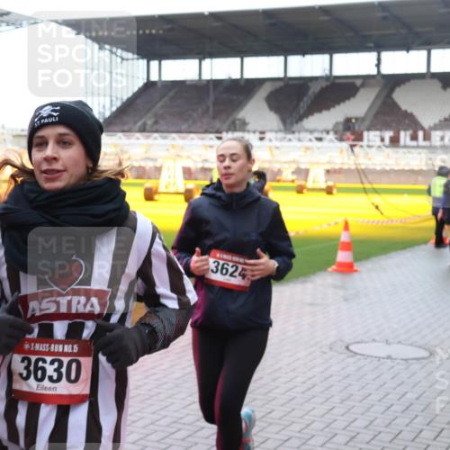 07.12.2025 - St. Pauli X-Mass-Run No. 15 Luisa Fischer http://msf.ph/oto/9387364 07.12.2025 11:45:22 Ziel 15, 3630, 3624, 228, 291, 1281, 1933, 1938, 1965, 1968, 1972, 2122, 2156, 2181, 2246, 2263, 2644, 2844, 3043, 3168, 3485, 3489, 3492, 3529, 3530, 3552, 3553, 3575, 3578, 3605, 3624, 3630, 3920, 3921, 3930, 4103 meine-sportfotos.de