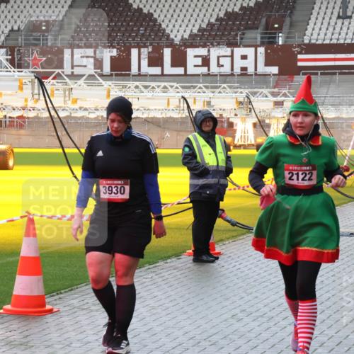 07.12.2025 - St. Pauli X-Mass-Run No. 15 Luisa Fischer http://msf.ph/oto/9387370 07.12.2025 11:45:25 Ziel 3930, 5, 2122, 2156, 228, 291, 1281, 1938, 1965, 1968, 1972, 2122, 2156, 2181, 2246, 2263, 2624, 2644, 2844, 3485, 3489, 3492, 3529, 3530, 3552, 3553, 3575, 3578, 3605, 3624, 3630, 3920, 3921, 3930, 4103 meine-sportfotos.de