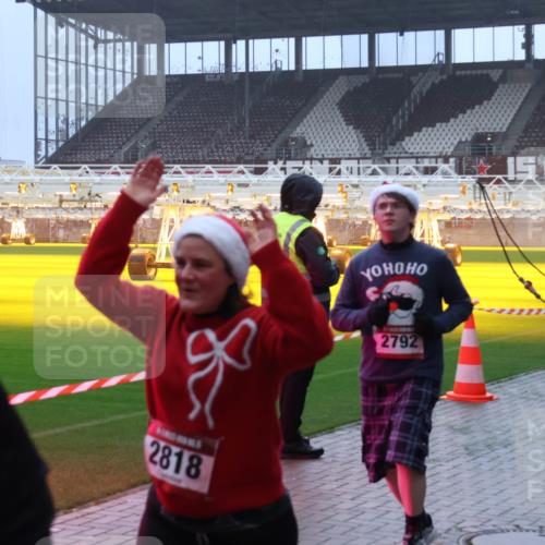 07.12.2025 - St. Pauli X-Mass-Run No. 15 Luisa Fischer http://msf.ph/oto/9387389 07.12.2025 10:22:39 Ziel 2818, 2792, 715, 739, 1371, 1488, 1636, 2184, 2817, 2818, 2819, 2944, 2945, 3431, 3736, 3999, 4000, 4321, 4322, 4323, 4415, 4771, 4774, 4781 meine-sportfotos.de