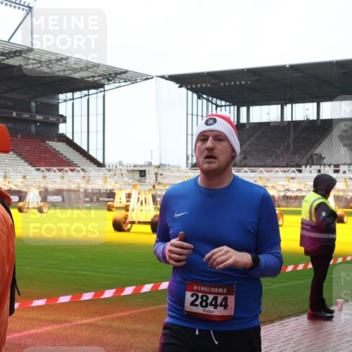 07.12.2025 - St. Pauli X-Mass-Run No. 15 Luisa Fischer http://msf.ph/oto/9387392 07.12.2025 11:45:41 Ziel 4, 100, 15, 2844, 228, 291, 569, 572, 1281, 1324, 2246, 2263, 2372, 2382, 2385, 2624, 2644, 2844, 3485, 3489, 3492, 3529, 3530, 3552, 3553, 3573, 3575, 3578, 3605, 3624, 3630, 3774, 3920, 3921, 3963, 4058, 4060, 4103, 4112 meine-sportfotos.de