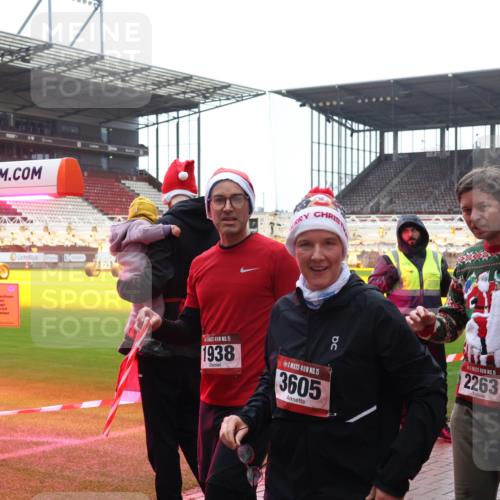 07.12.2025 - St. Pauli X-Mass-Run No. 15 Luisa Fischer http://msf.ph/oto/9387395 07.12.2025 11:45:55 Ziel 4, 15, 1938, 15, 3605, 15, 2263, 228, 291, 355, 526, 569, 572, 1324, 1541, 2372, 2382, 2385, 2624, 2844, 3028, 3378, 3379, 3485, 3489, 3492, 3529, 3530, 3573, 3575, 3578, 3774, 3920, 3921, 3963, 4058, 4060, 4112 meine-sportfotos.de
