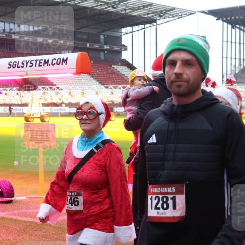 07.12.2025 - St. Pauli X-Mass-Run No. 15 Luisa Fischer http://msf.ph/oto/9387416 07.12.2025 11:45:59 Ziel 4, 15, 46, 15, 1281, 291, 355, 526, 569, 572, 1324, 1541, 2372, 2382, 2385, 2624, 2844, 3028, 3378, 3379, 3485, 3489, 3573, 3575, 3578, 3774, 3963, 4058, 4060, 4112 meine-sportfotos.de