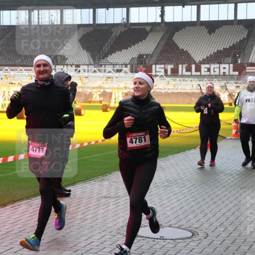 07.12.2025 - St. Pauli X-Mass-Run No. 15 Luisa Fischer http://msf.ph/oto/9387420 07.12.2025 10:22:46 Ziel 4771, 15, 4781, 715, 739, 1371, 1488, 1636, 2184, 2817, 2818, 2819, 2945, 3431, 3736, 3999, 4000, 4321, 4322, 4323, 4415, 4771, 4774, 4781 meine-sportfotos.de