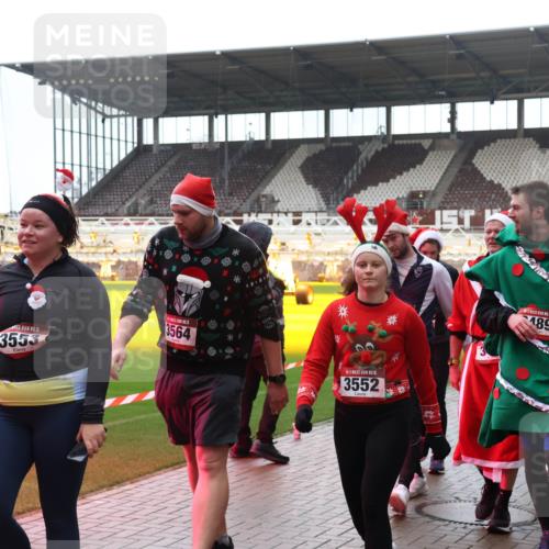 07.12.2025 - St. Pauli X-Mass-Run No. 15 Luisa Fischer http://msf.ph/oto/9387428 07.12.2025 11:46:02 Ziel 5, 3553, 3564, 15, 3552, 189, 355, 526, 569, 572, 1324, 1541, 2372, 2382, 2385, 2624, 2844, 3028, 3378, 3379, 3485, 3489, 3573, 3575, 3578, 3774, 3963, 4058, 4060, 4112 meine-sportfotos.de