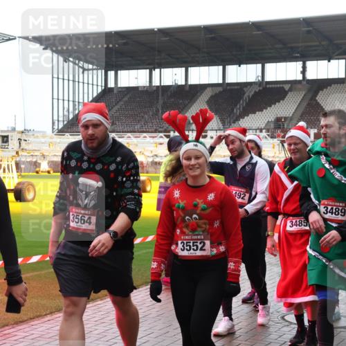 07.12.2025 - St. Pauli X-Mass-Run No. 15 Luisa Fischer http://msf.ph/oto/9387435 07.12.2025 11:46:03 Ziel 15, 3553, 15, 3564, 15, 3552, 492, 3485, 15, 3489, 355, 526, 569, 572, 1324, 1541, 2372, 2382, 2385, 2624, 2844, 3028, 3378, 3379, 3485, 3489, 3573, 3575, 3578, 3774, 3963, 4058, 4060, 4112 meine-sportfotos.de