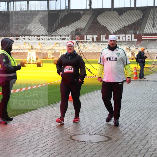 07.12.2025 - St. Pauli X-Mass-Run No. 15 Luisa Fischer http://msf.ph/oto/9387439 07.12.2025 10:22:50 Ziel 2944, 2184, 715, 739, 1371, 1488, 1636, 2184, 2817, 2818, 2819, 3431, 3736, 3999, 4000, 4321, 4322, 4323, 4415, 4419, 4771, 4774, 4781 meine-sportfotos.de