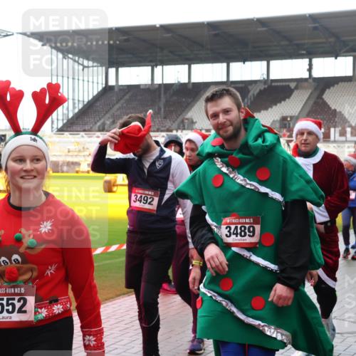 07.12.2025 - St. Pauli X-Mass-Run No. 15 Luisa Fischer http://msf.ph/oto/9387442 07.12.2025 11:46:04 Ziel 15, 3552, 3492, 15, 3489, 3575, 392, 355, 526, 569, 572, 1324, 1541, 2372, 2382, 2385, 2624, 2844, 3028, 3378, 3379, 3485, 3489, 3573, 3774, 3963, 4058, 4060, 4112 meine-sportfotos.de