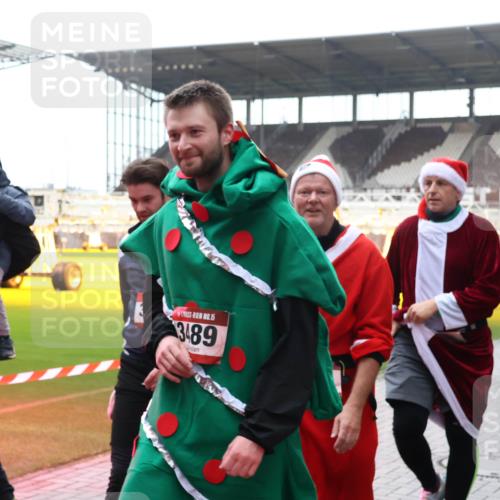 07.12.2025 - St. Pauli X-Mass-Run No. 15 Luisa Fischer http://msf.ph/oto/9387458 07.12.2025 11:46:05 Ziel 4, 15, 3489, 3678, 392, 147, 355, 526, 569, 572, 1324, 1541, 2372, 2382, 2385, 2624, 2844, 3028, 3378, 3379, 3573, 3774, 3963, 4058, 4060, 4112 meine-sportfotos.de