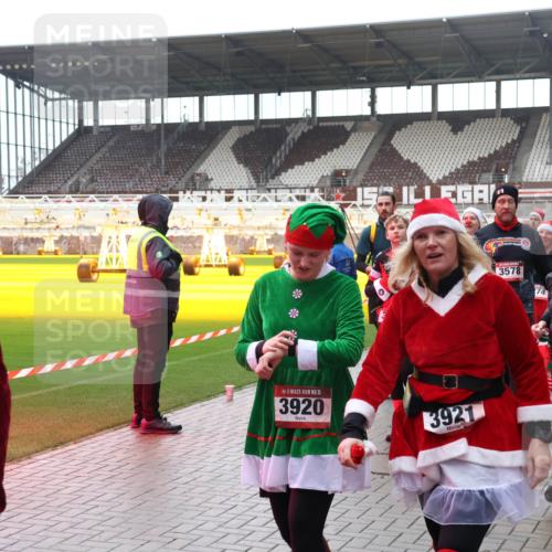 07.12.2025 - St. Pauli X-Mass-Run No. 15 Luisa Fischer http://msf.ph/oto/9387471 07.12.2025 11:46:07 Ziel 15, 3920, 3921, 3578, 74, 3378, 3379, 147, 355, 526, 569, 572, 1324, 1541, 2372, 2382, 2385, 2624, 3028, 3378, 3379, 3573, 3774, 3963, 4058, 4060, 4112 meine-sportfotos.de