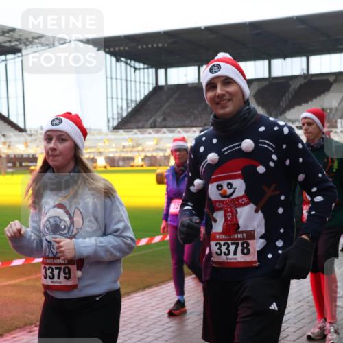 07.12.2025 - St. Pauli X-Mass-Run No. 15 Luisa Fischer http://msf.ph/oto/9387491 07.12.2025 11:46:15 Ziel 3379, 15, 3378, 569, 143, 147, 188, 355, 356, 526, 569, 572, 733, 1324, 1541, 2097, 2137, 2372, 2382, 2385, 3028, 3378, 3379, 3573, 3774, 3963, 4058, 4060, 4112 meine-sportfotos.de