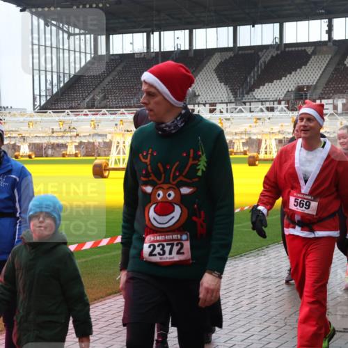07.12.2025 - St. Pauli X-Mass-Run No. 15 Luisa Fischer http://msf.ph/oto/9387498 07.12.2025 11:46:16 Ziel 15, 228, 15, 2372, 5, 569, 2425, 2385, 143, 147, 188, 355, 356, 526, 569, 572, 733, 1324, 1541, 2097, 2137, 2382, 2385, 3028, 3378, 3379, 3573, 3620, 3774, 3963, 4058, 4060, 4112 meine-sportfotos.de