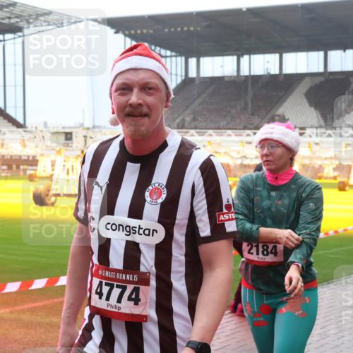 07.12.2025 - St. Pauli X-Mass-Run No. 15 Luisa Fischer http://msf.ph/oto/9387503 07.12.2025 10:23:04 Ziel 1910, 15, 4774, 2184, 715, 739, 794, 1636, 2184, 2638, 2817, 2818, 2819, 3431, 3736, 3780, 4287, 4407, 4411, 4419, 4509, 4539, 4771, 4774, 4781 meine-sportfotos.de