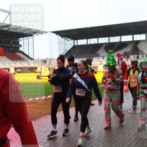 07.12.2025 - St. Pauli X-Mass-Run No. 15 Luisa Fischer http://msf.ph/oto/9387509 07.12.2025 11:46:20 Ziel 15, 69, 4058, 3963, 2385, 2424, 2382, 143, 147, 188, 355, 356, 526, 569, 572, 733, 1324, 1433, 1454, 1541, 2097, 2137, 2382, 2385, 2437, 3028, 3378, 3379, 3620, 3774, 3963, 4058, 4060, 4112 meine-sportfotos.de
