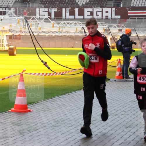 07.12.2025 - St. Pauli X-Mass-Run No. 15 Luisa Fischer http://msf.ph/oto/9387510 07.12.2025 10:23:08 Ziel 1539, 12, 4509, 12, 739, 715, 739, 794, 1636, 2184, 2638, 3780, 4287, 4407, 4411, 4419, 4509, 4539, 4771, 4774, 4781 meine-sportfotos.de