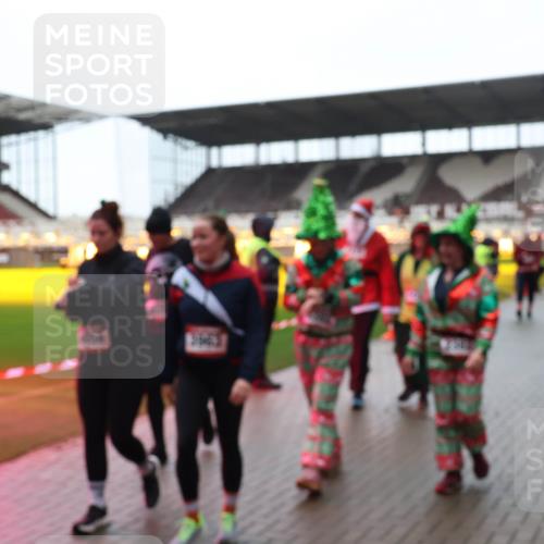 07.12.2025 - St. Pauli X-Mass-Run No. 15 Luisa Fischer http://msf.ph/oto/9387511 07.12.2025 11:46:21 Ziel 000000, 143, 147, 188, 355, 356, 526, 569, 572, 733, 1058, 1324, 1433, 1454, 1541, 2097, 2137, 2382, 2385, 2437, 3028, 3378, 3379, 3620, 3963, 4058, 4060, 4112 meine-sportfotos.de