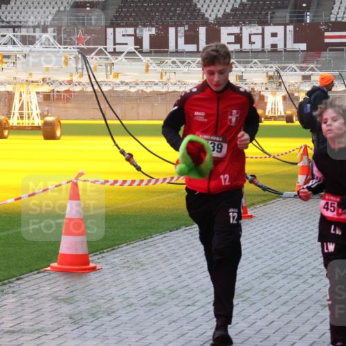 07.12.2025 - St. Pauli X-Mass-Run No. 15 Luisa Fischer http://msf.ph/oto/9387512 07.12.2025 10:23:08 Ziel 39, 12, 12, 45, 715, 739, 794, 1636, 2184, 2638, 3780, 4287, 4407, 4411, 4419, 4509, 4539, 4771, 4774, 4781 meine-sportfotos.de