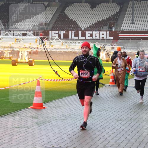 07.12.2025 - St. Pauli X-Mass-Run No. 15 Luisa Fischer http://msf.ph/oto/9387526 07.12.2025 10:23:24 Ziel 715, 1996, 2123, 2304, 715, 739, 794, 1636, 1996, 2123, 2304, 2508, 2511, 2638, 3052, 3078, 3079, 3780, 4287, 4407, 4411, 4419, 4509, 4539 meine-sportfotos.de