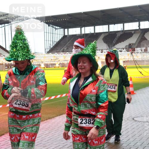 07.12.2025 - St. Pauli X-Mass-Run No. 15 Luisa Fischer http://msf.ph/oto/9387531 07.12.2025 11:46:23 Ziel 15, 2385, 2382, 2424, 733, 143, 147, 188, 355, 356, 526, 569, 572, 733, 949, 1058, 1073, 1324, 1433, 1454, 1541, 2097, 2137, 2382, 2385, 2437, 3028, 3378, 3379, 3523, 3524, 3620, 3963, 4058, 4060, 4112 meine-sportfotos.de