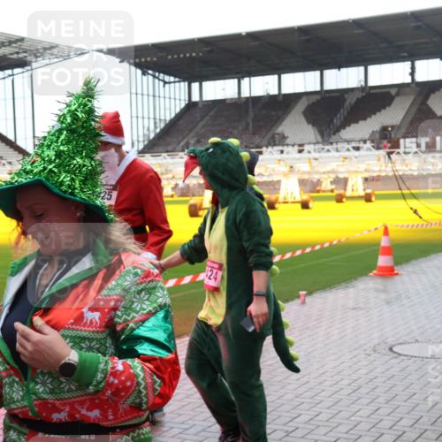 07.12.2025 - St. Pauli X-Mass-Run No. 15 Luisa Fischer http://msf.ph/oto/9387535 07.12.2025 11:46:24 Ziel 424, 73, 143, 147, 188, 355, 356, 526, 569, 572, 733, 949, 954, 1058, 1073, 1324, 1433, 1454, 1541, 2097, 2137, 2382, 2385, 2437, 3028, 3378, 3379, 3523, 3524, 3620, 3963, 4058, 4060, 4112 meine-sportfotos.de