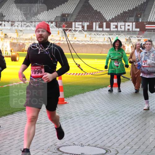 07.12.2025 - St. Pauli X-Mass-Run No. 15 Luisa Fischer http://msf.ph/oto/9387539 07.12.2025 10:23:25 Ziel 1996, 739, 21, 2304, 715, 739, 794, 1636, 1996, 2123, 2304, 2508, 2511, 2638, 3052, 3078, 3079, 3780, 4287, 4407, 4411, 4419, 4509, 4539 meine-sportfotos.de