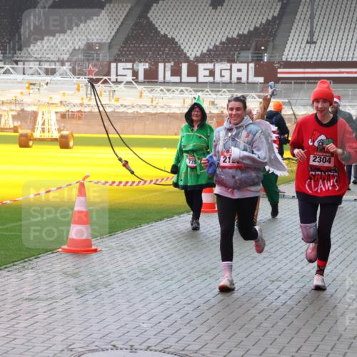 07.12.2025 - St. Pauli X-Mass-Run No. 15 Luisa Fischer http://msf.ph/oto/9387542 07.12.2025 10:23:26 Ziel 739, 21, 2304, 715, 739, 794, 1636, 1996, 2123, 2304, 2508, 2511, 2638, 3052, 3078, 3079, 3780, 4287, 4407, 4411, 4419, 4509, 4539 meine-sportfotos.de