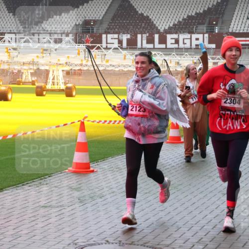 07.12.2025 - St. Pauli X-Mass-Run No. 15 Luisa Fischer http://msf.ph/oto/9387561 07.12.2025 10:23:26 Ziel 2123, 715, 2304, 3079, 4407, 715, 739, 794, 1636, 1996, 2123, 2304, 2508, 2511, 2638, 3052, 3078, 3079, 3780, 4287, 4407, 4411, 4419, 4509, 4539 meine-sportfotos.de