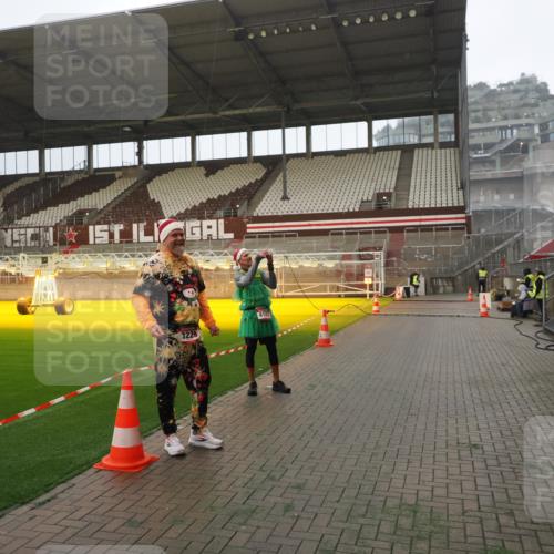 07.12.2025 - St. Pauli X-Mass-Run No. 15 Fabian Wolf http://msf.ph/oto/9387568 07.12.2025 10:18:00 Ziel 1963, 2663, 3804, 4227 meine-sportfotos.de