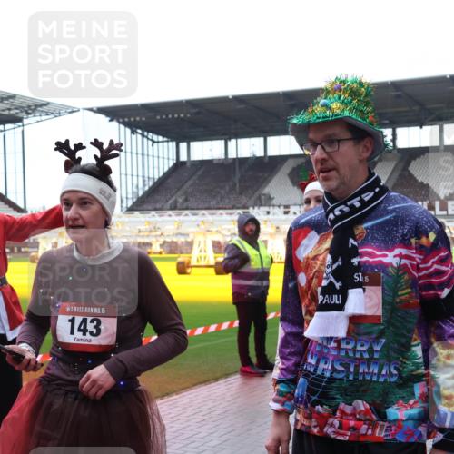 07.12.2025 - St. Pauli X-Mass-Run No. 15 Luisa Fischer http://msf.ph/oto/9387584 07.12.2025 11:46:38 Ziel 2425, 15, 143, 1, 15, 356, 3626, 143, 147, 188, 355, 356, 526, 733, 949, 954, 1058, 1073, 1433, 1454, 1541, 2097, 2108, 2109, 2111, 2137, 2437, 2716, 2935, 2941, 3523, 3524, 3620 meine-sportfotos.de