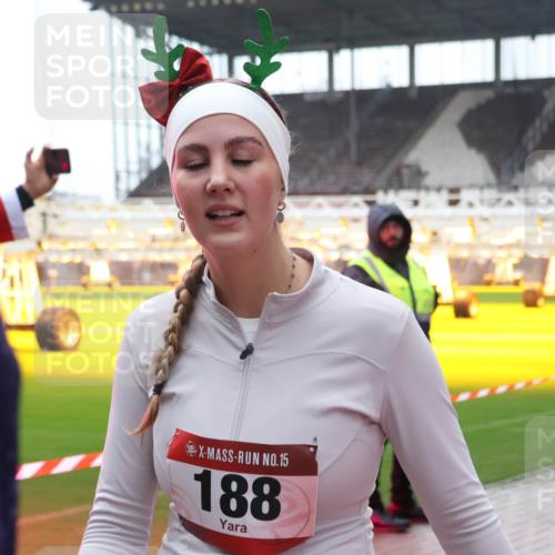 07.12.2025 - St. Pauli X-Mass-Run No. 15 Luisa Fischer http://msf.ph/oto/9387588 07.12.2025 11:46:39 Ziel 15, 188, 143, 147, 188, 355, 356, 526, 733, 949, 954, 1058, 1073, 1433, 1454, 1541, 2097, 2108, 2109, 2111, 2137, 2437, 2716, 2935, 2941, 3523, 3524, 3620, 3960 meine-sportfotos.de