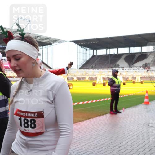 07.12.2025 - St. Pauli X-Mass-Run No. 15 Luisa Fischer http://msf.ph/oto/9387591 07.12.2025 11:46:40 Ziel 15, 188, 143, 147, 188, 355, 356, 526, 733, 949, 954, 1058, 1073, 1433, 1454, 1541, 2097, 2108, 2109, 2111, 2137, 2437, 2716, 2935, 2941, 3523, 3524, 3620, 3960 meine-sportfotos.de