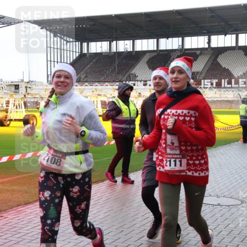 07.12.2025 - St. Pauli X-Mass-Run No. 15 Luisa Fischer http://msf.ph/oto/9387642 07.12.2025 11:46:55 Ziel 2108, 5, 2111, 143, 188, 346, 356, 371, 642, 649, 733, 903, 949, 954, 1058, 1073, 1276, 1433, 1454, 2097, 2108, 2109, 2111, 2137, 2179, 2180, 2437, 2716, 2935, 2941, 3523, 3524, 3620, 3960 meine-sportfotos.de