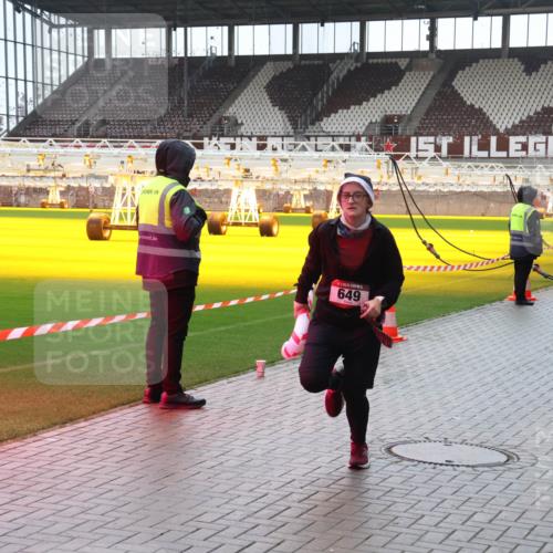 07.12.2025 - St. Pauli X-Mass-Run No. 15 Luisa Fischer http://msf.ph/oto/9387656 07.12.2025 11:47:01 Ziel 649, 346, 371, 567, 570, 609, 640, 642, 645, 647, 649, 903, 949, 954, 978, 987, 1058, 1073, 1276, 1433, 1454, 2108, 2109, 2111, 2179, 2180, 2222, 2347, 2437, 2442, 2446, 2716, 2935, 2941, 3523, 3524, 3525, 3620, 3924, 3925, 3960 meine-sportfotos.de