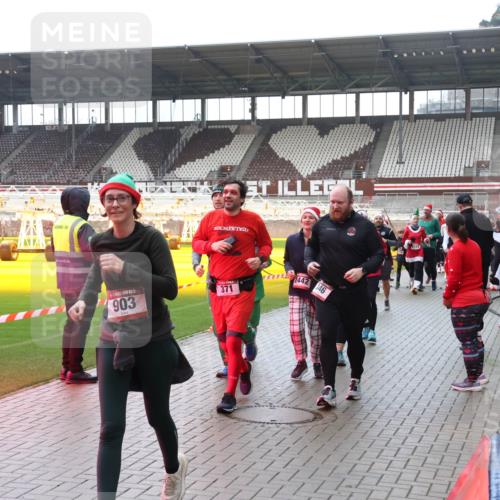 07.12.2025 - St. Pauli X-Mass-Run No. 15 Luisa Fischer http://msf.ph/oto/9387680 07.12.2025 11:47:21 Ziel 15, 903, 371, 2442, 346, 2347, 276, 346, 353, 371, 530, 567, 570, 609, 614, 640, 642, 645, 647, 649, 898, 900, 901, 903, 978, 987, 1276, 1881, 1882, 2047, 2108, 2109, 2111, 2114, 2179, 2180, 2182, 2222, 2347, 2442, 2446, 2568, 2798, 2928, 3010, 3210, 3215, 3216, 3420, 3525, 3641, 3777, 3924, 3925, 3948, 3949, 3960, 3961, 5004 meine-sportfotos.de