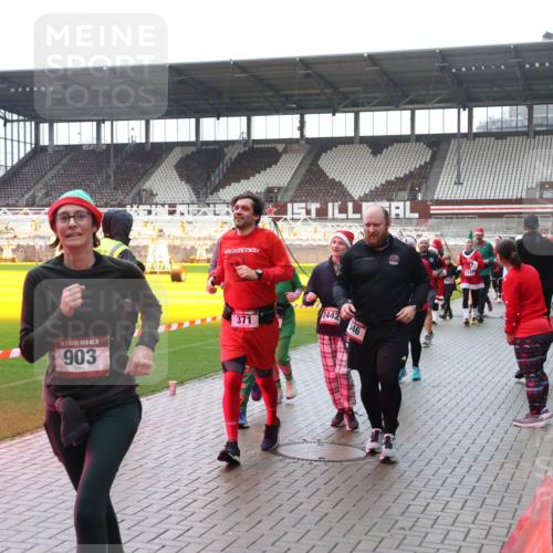 07.12.2025 - St. Pauli X-Mass-Run No. 15 Luisa Fischer http://msf.ph/oto/9387681 07.12.2025 11:47:21 Ziel 15, 903, 371, 2442, 346, 2347, 346, 353, 371, 530, 567, 570, 609, 614, 640, 642, 645, 647, 649, 898, 900, 901, 903, 978, 987, 1276, 1881, 1882, 2047, 2108, 2109, 2111, 2114, 2179, 2180, 2182, 2222, 2347, 2442, 2446, 2568, 2798, 2928, 3010, 3210, 3215, 3216, 3420, 3525, 3641, 3777, 3924, 3925, 3948, 3949, 3960, 3961, 5004 meine-sportfotos.de