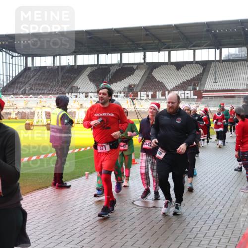 07.12.2025 - St. Pauli X-Mass-Run No. 15 Luisa Fischer http://msf.ph/oto/9387683 07.12.2025 11:47:22 Ziel 903, 371, 640, 2442, 46, 346, 353, 371, 530, 567, 570, 609, 614, 640, 642, 645, 647, 649, 898, 900, 901, 903, 978, 987, 992, 1276, 1881, 1882, 2047, 2108, 2109, 2111, 2114, 2179, 2180, 2182, 2222, 2347, 2442, 2446, 2568, 2798, 2928, 3010, 3210, 3215, 3216, 3420, 3525, 3641, 3777, 3924, 3925, 3948, 3949, 3960, 3961, 5004 meine-sportfotos.de