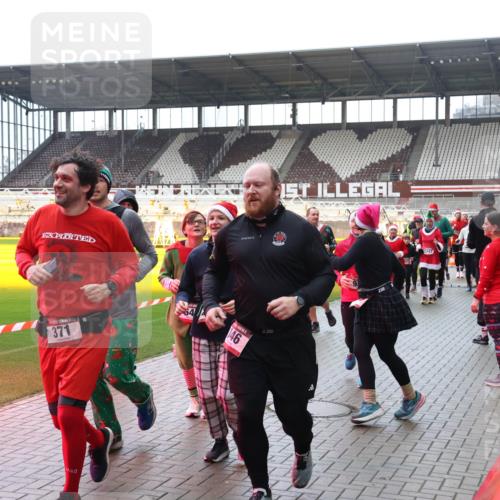 07.12.2025 - St. Pauli X-Mass-Run No. 15 Luisa Fischer http://msf.ph/oto/9387687 07.12.2025 11:47:23 Ziel 371, 346, 1, 435, 2347, 346, 353, 371, 530, 567, 570, 609, 614, 640, 642, 645, 647, 649, 898, 900, 901, 903, 978, 987, 992, 1276, 1881, 1882, 2047, 2108, 2109, 2111, 2114, 2179, 2180, 2182, 2221, 2222, 2223, 2347, 2442, 2446, 2568, 2798, 2928, 3010, 3210, 3215, 3216, 3420, 3525, 3641, 3777, 3924, 3925, 3948, 3949, 3960, 3961, 5004 meine-sportfotos.de