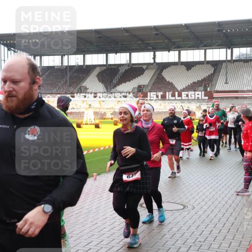 07.12.2025 - St. Pauli X-Mass-Run No. 15 Luisa Fischer http://msf.ph/oto/9387691 07.12.2025 11:47:24 Ziel 46, 5, 647, 09, 1925, 2347, 346, 353, 371, 530, 567, 570, 609, 614, 640, 642, 645, 647, 649, 898, 900, 901, 903, 978, 987, 992, 1276, 1881, 1882, 2047, 2108, 2109, 2111, 2114, 2179, 2180, 2182, 2221, 2222, 2223, 2347, 2442, 2446, 2568, 2798, 2928, 3010, 3210, 3215, 3216, 3420, 3471, 3482, 3525, 3641, 3777, 3924, 3925, 3948, 3949, 3960, 3961, 5004 meine-sportfotos.de