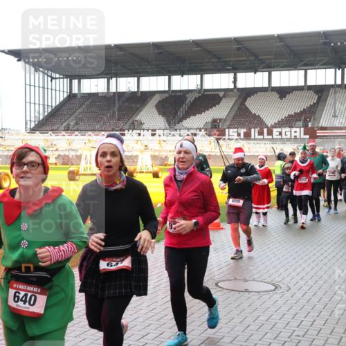 07.12.2025 - St. Pauli X-Mass-Run No. 15 Luisa Fischer http://msf.ph/oto/9387693 07.12.2025 11:47:25 Ziel 15, 640, 64, 609, 2347, 2798, 987, 346, 353, 371, 530, 567, 570, 609, 614, 640, 642, 645, 647, 649, 898, 900, 901, 903, 978, 987, 992, 1276, 1881, 1882, 2047, 2108, 2109, 2111, 2114, 2179, 2180, 2182, 2221, 2222, 2223, 2347, 2442, 2446, 2568, 2798, 2928, 3010, 3210, 3215, 3216, 3420, 3471, 3482, 3525, 3641, 3777, 3798, 3800, 3924, 3925, 3948, 3949, 3960, 3961, 5004 meine-sportfotos.de